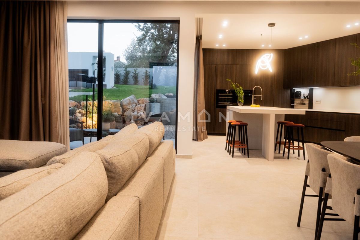 Villa arredata con gusto e piscina, a soli 4 km dal mare