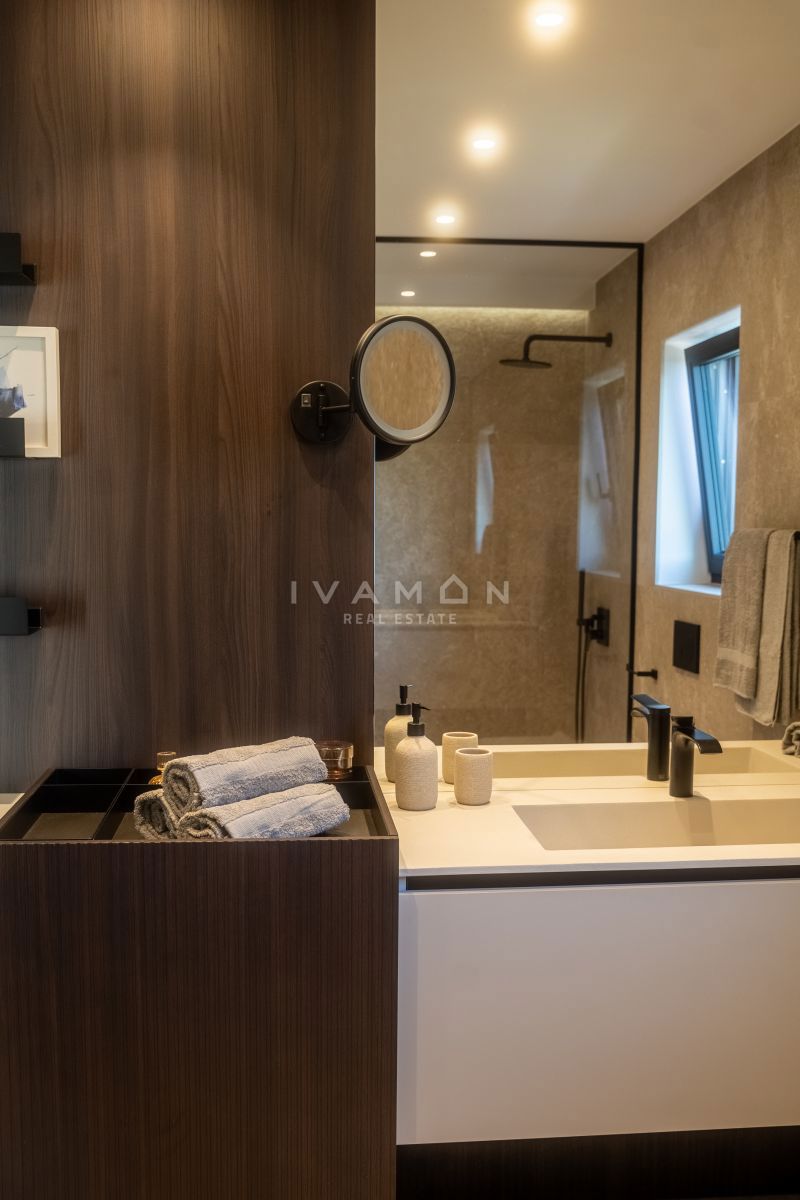 Villa arredata con gusto e piscina, a soli 4 km dal mare