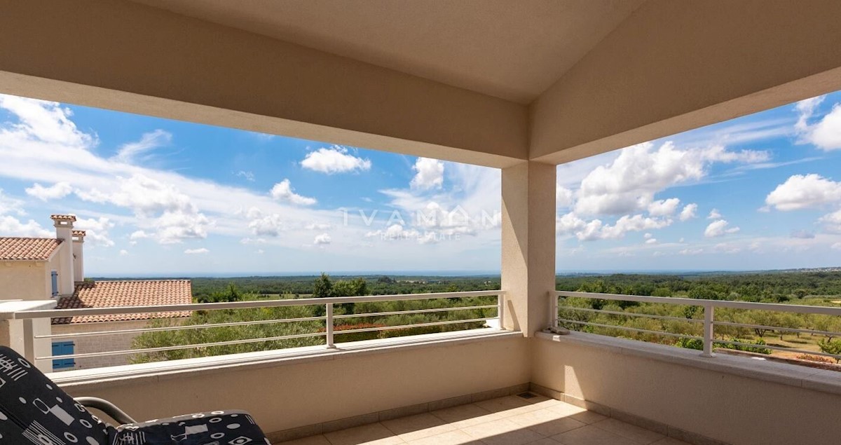 Una villa con vista panoramica sul mare