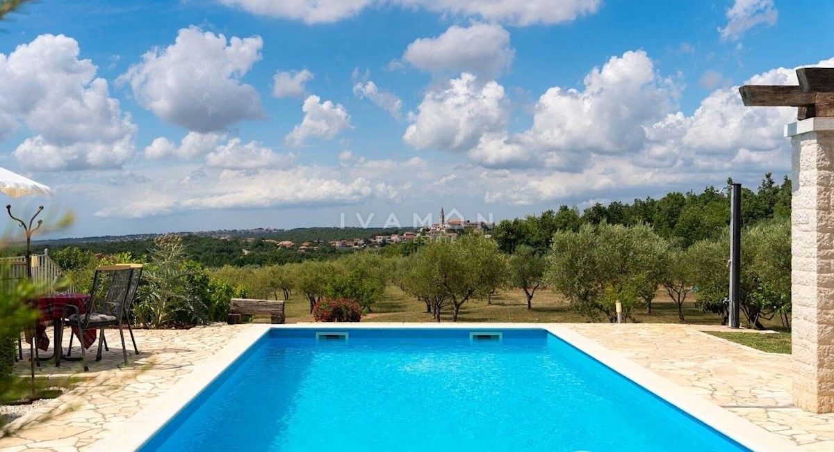 Una villa con vista panoramica sul mare