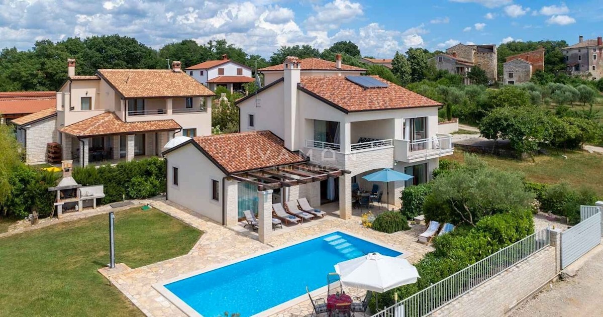 Una villa con vista panoramica sul mare