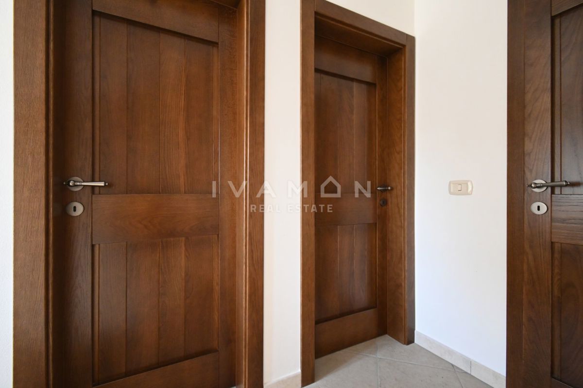 Casa in Pietra Istriana con Appartamento e Piscina