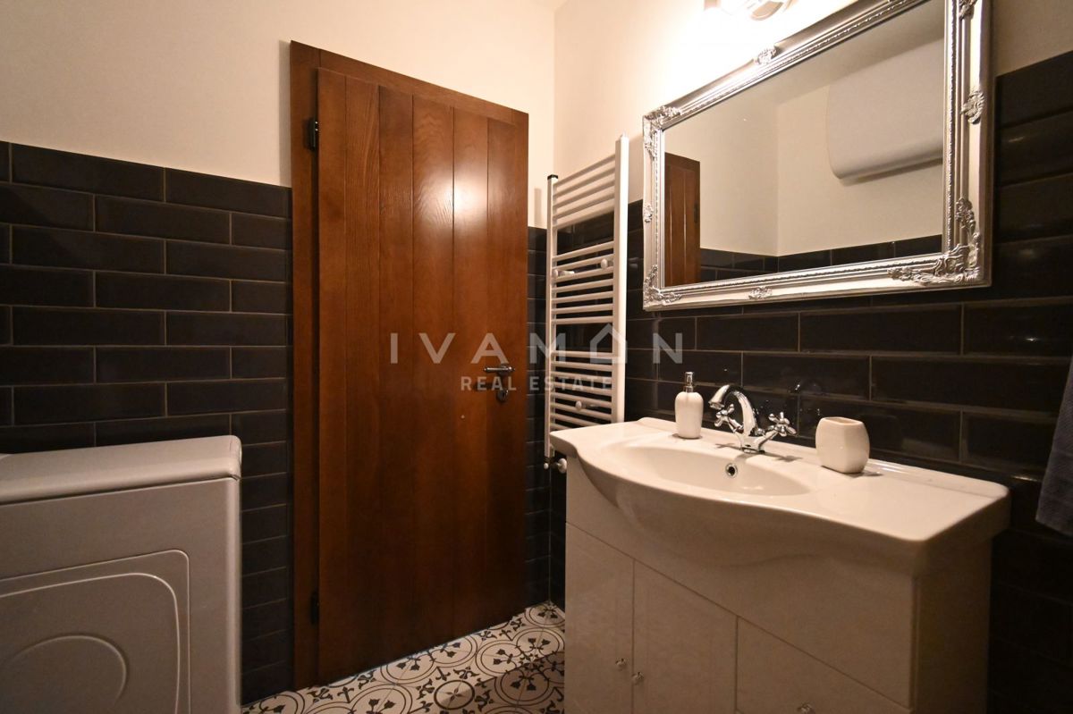 Casa in Pietra Istriana con Appartamento e Piscina