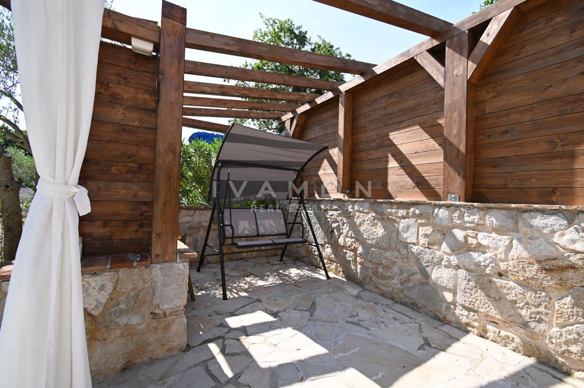 Casa in Pietra Istriana con Appartamento e Piscina