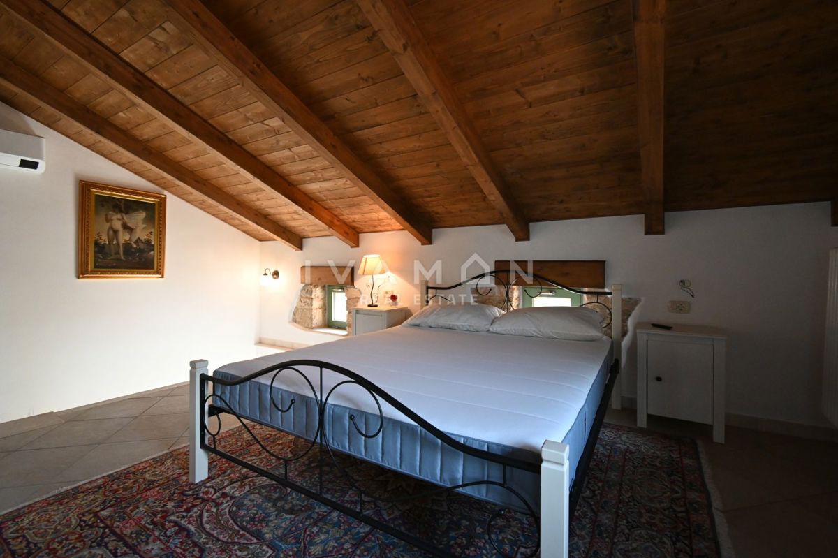 Casa in Pietra Istriana con Appartamento e Piscina