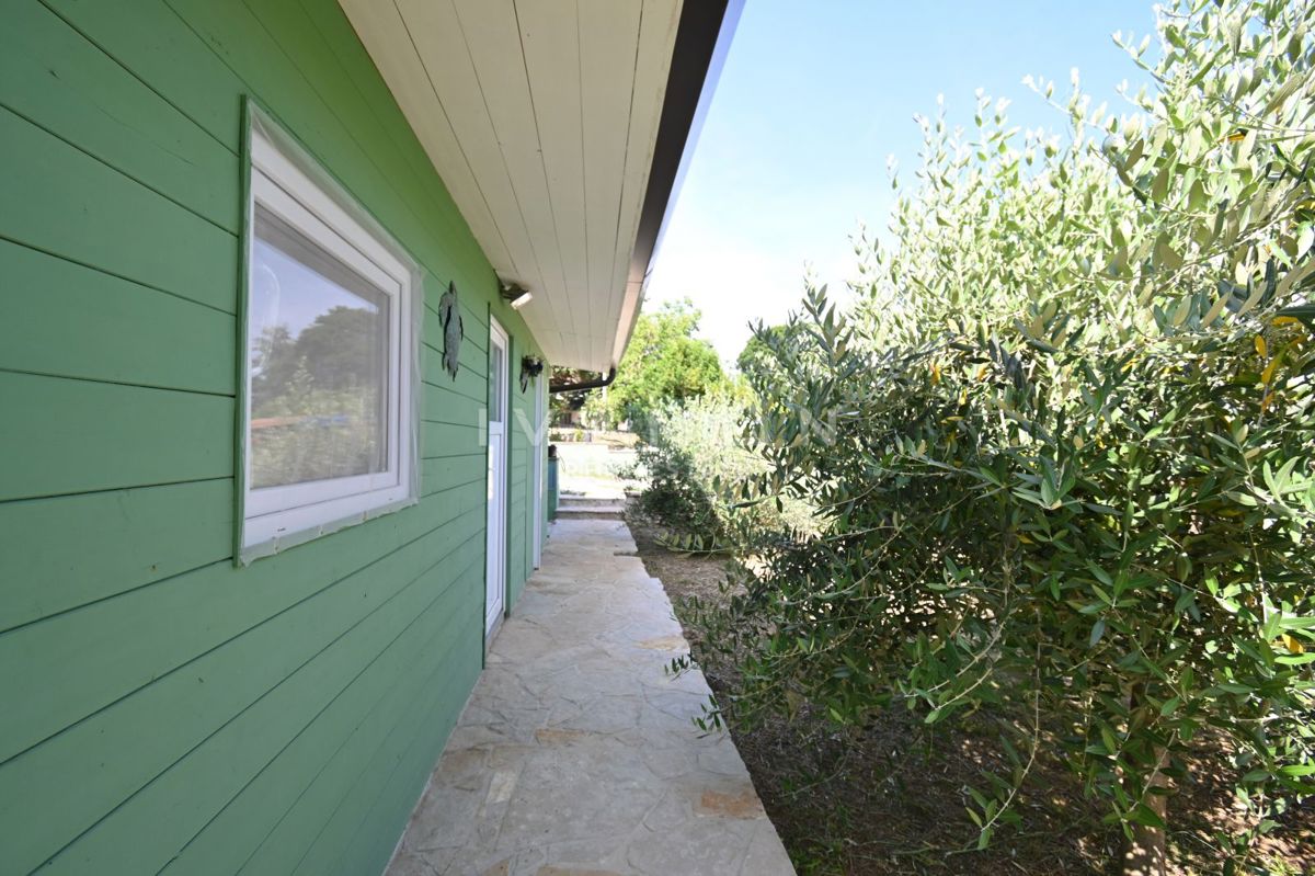 Casa in Pietra Istriana con Appartamento e Piscina