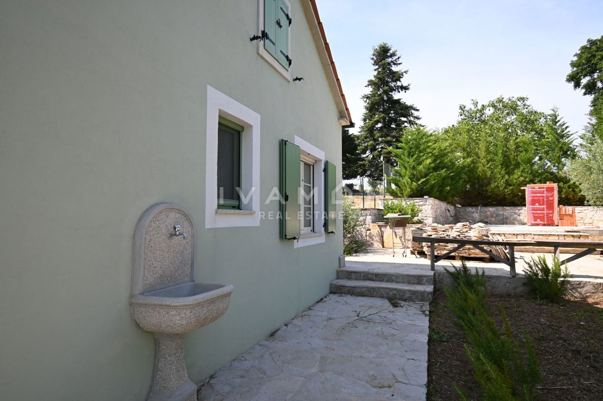 Casa in Pietra Istriana con Appartamento e Piscina