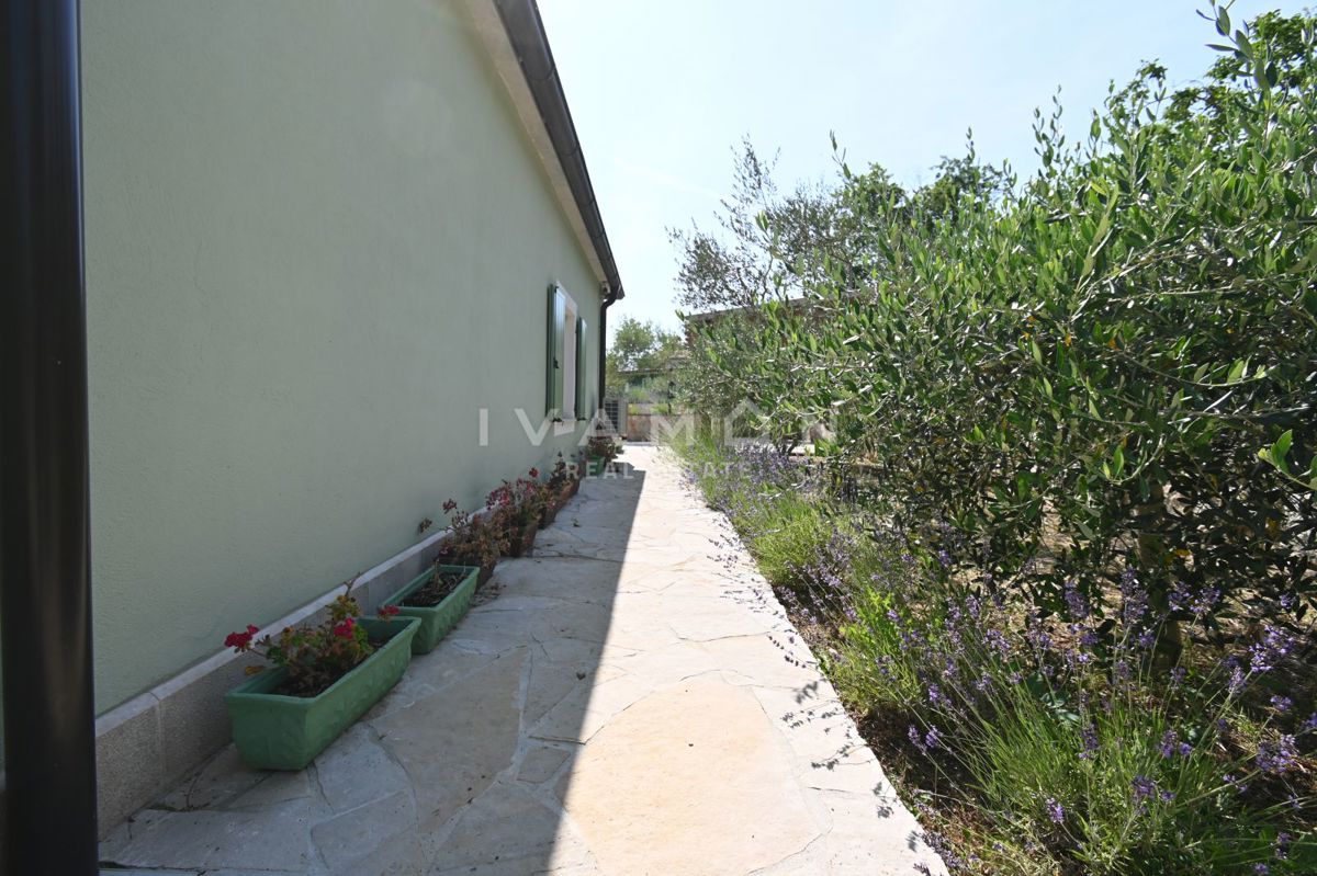 Casa in Pietra Istriana con Appartamento e Piscina