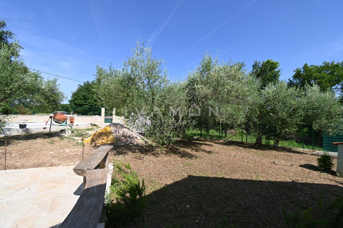 Casa in Pietra Istriana con Appartamento e Piscina