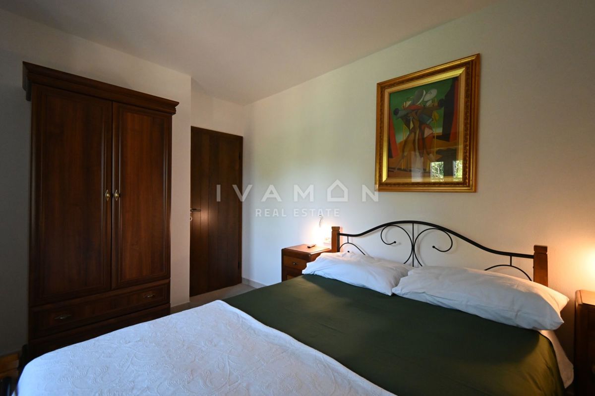 Casa in Pietra Istriana con Appartamento e Piscina