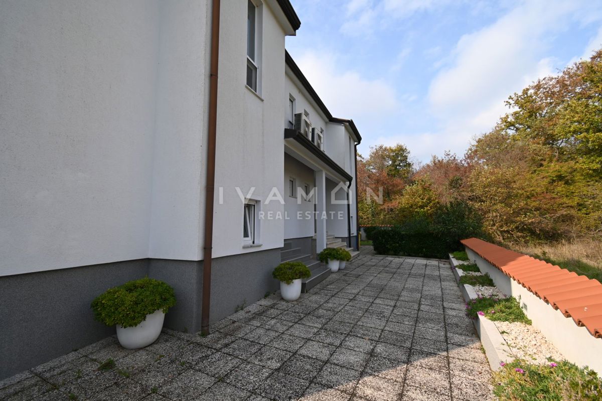 Due Case con Piscina nei Dintorni di Parenzo