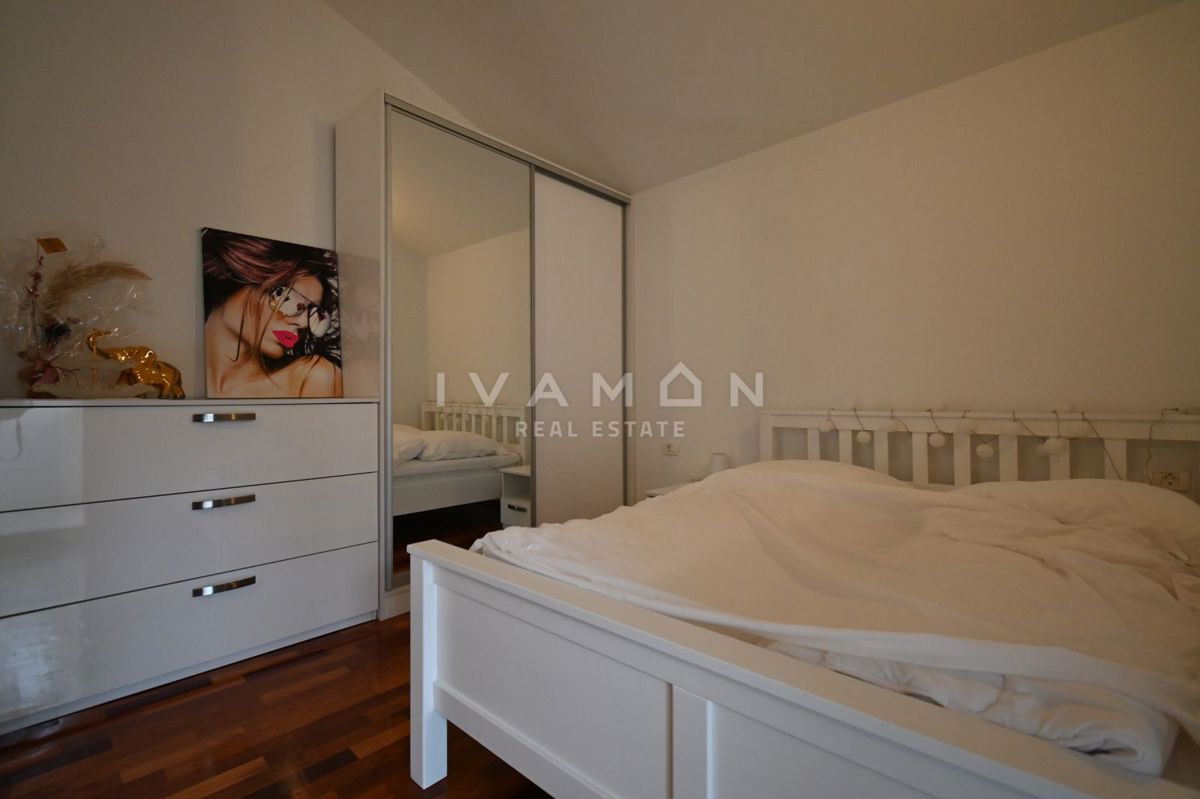 Due Case con Piscina nei Dintorni di Parenzo