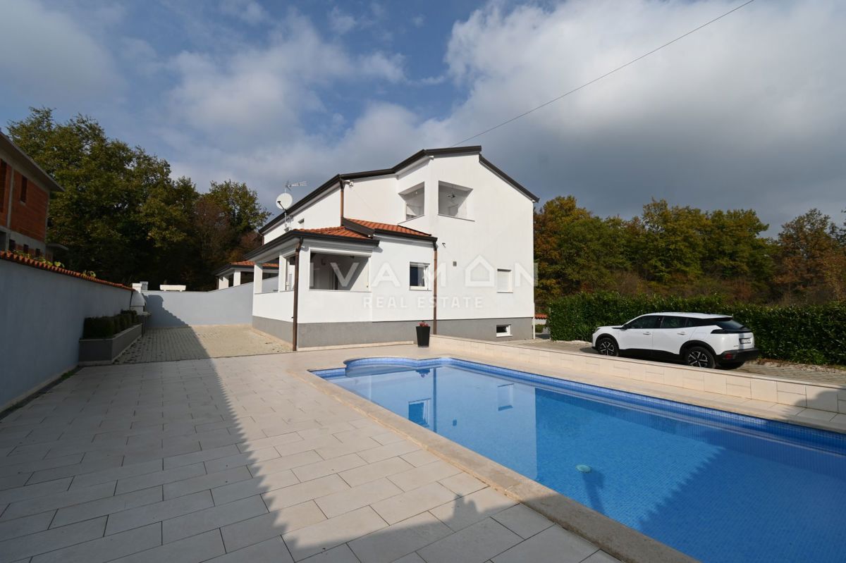 Due Case con Piscina nei Dintorni di Parenzo