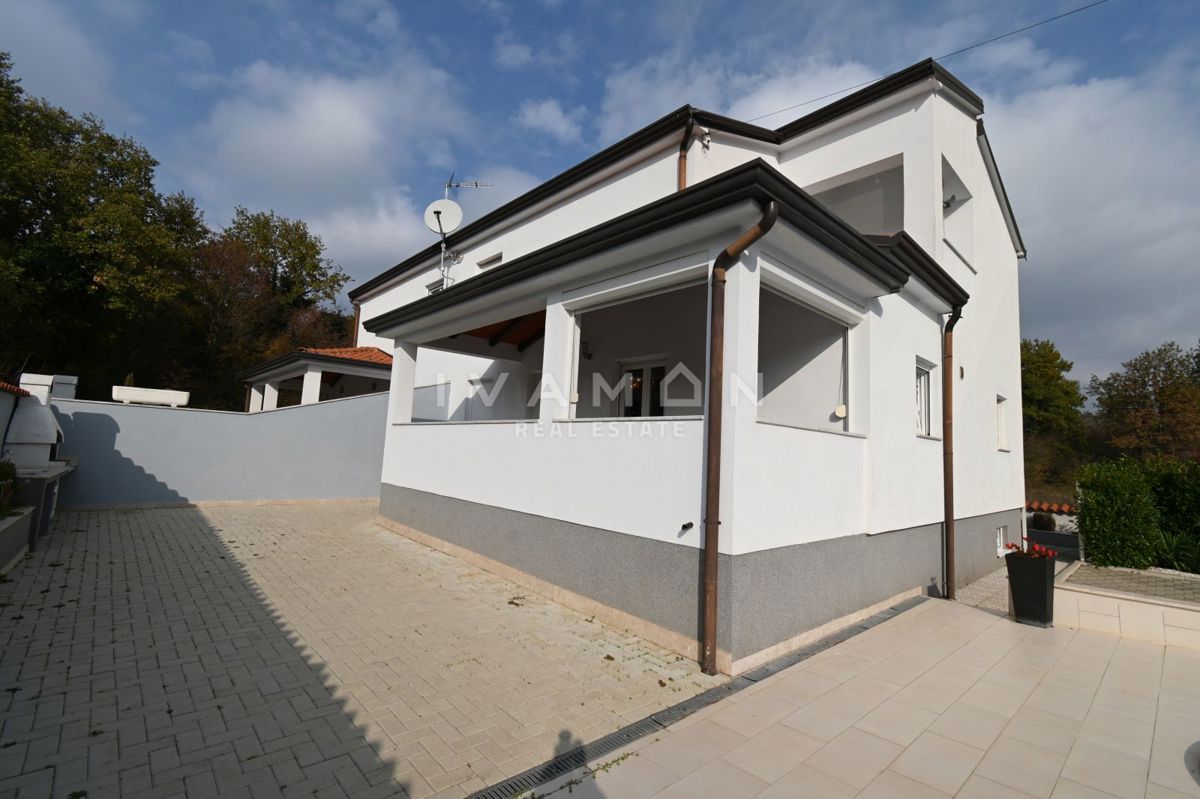 Due Case con Piscina nei Dintorni di Parenzo