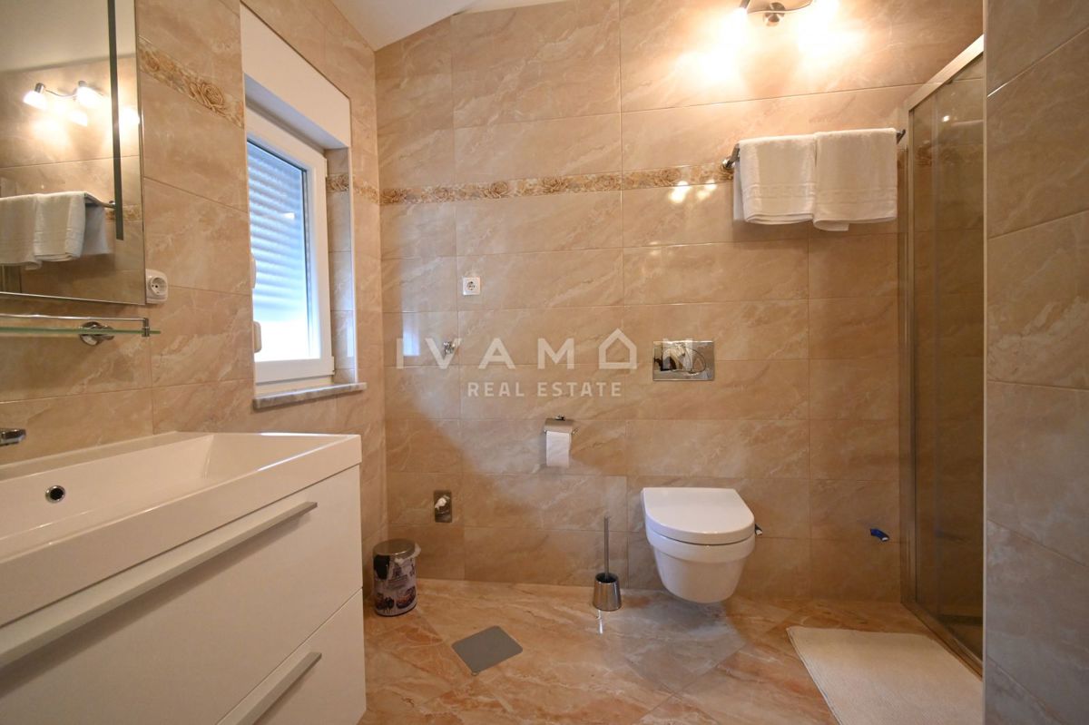 Due Case con Piscina nei Dintorni di Parenzo