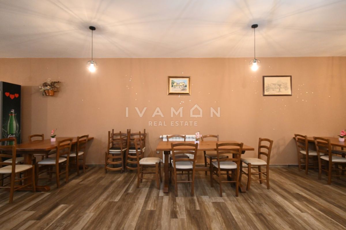 Casa con Ristorante e Camere in Affitto