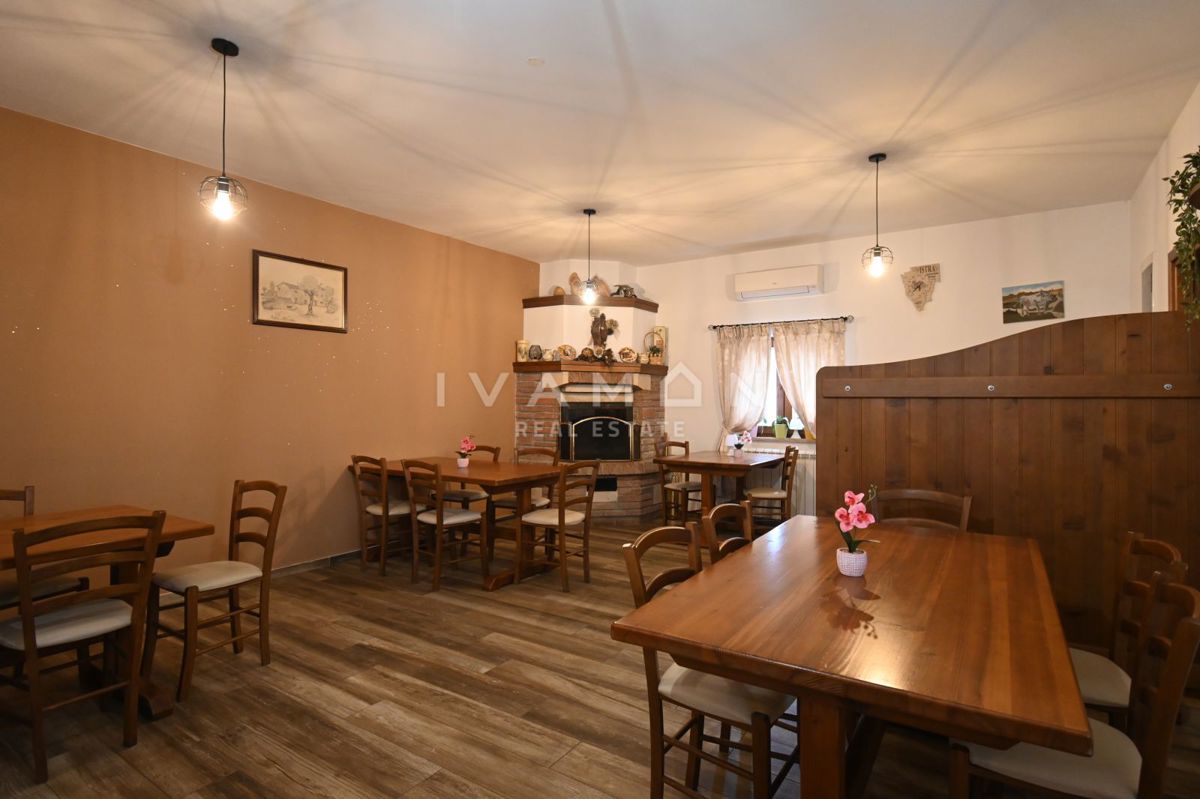 Casa con Ristorante e Camere in Affitto