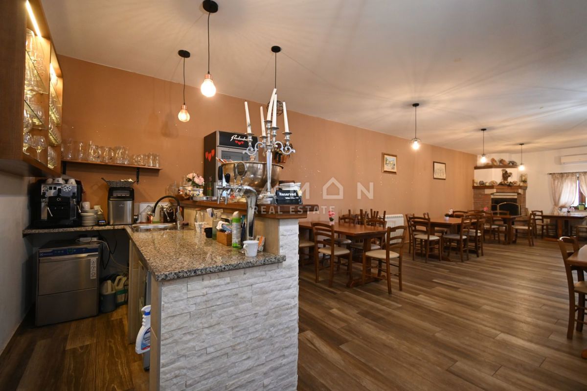 Casa con Ristorante e Camere in Affitto