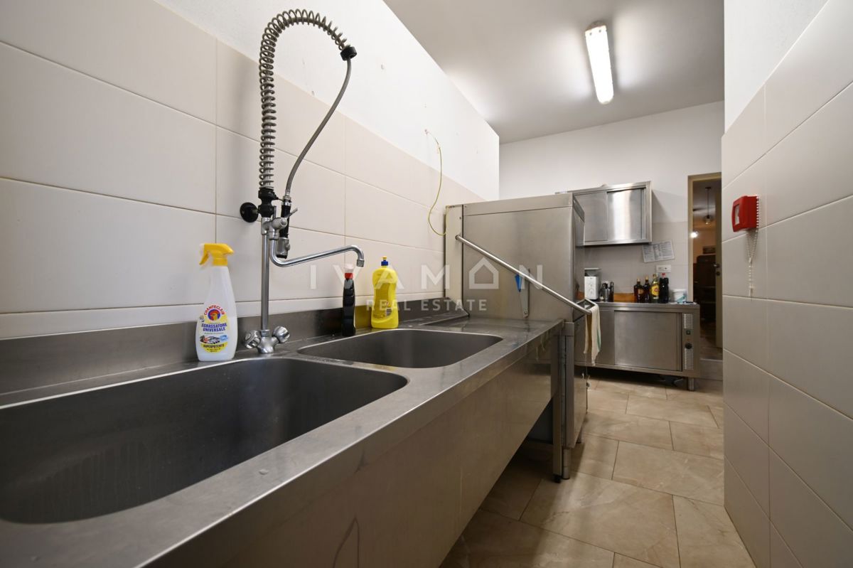 Casa con Ristorante e Camere in Affitto