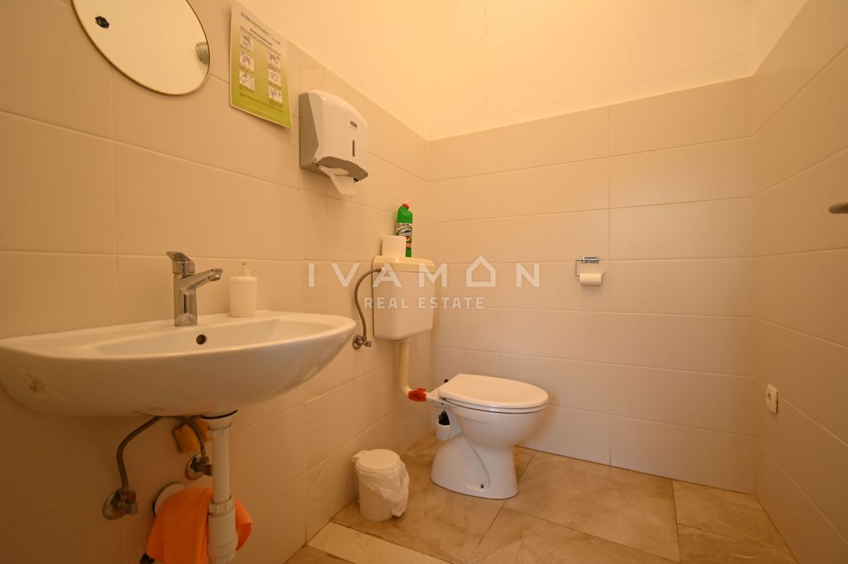 Casa con Ristorante e Camere in Affitto