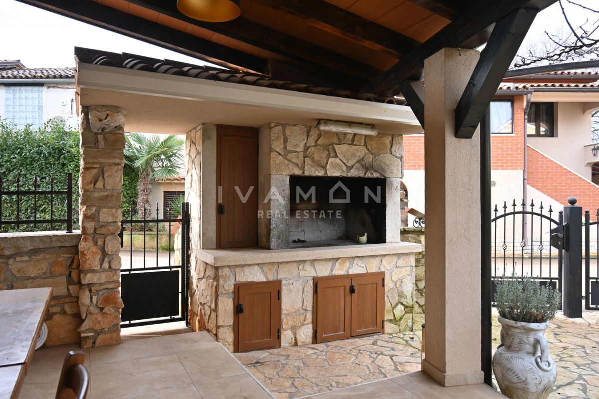 Casa con Ristorante e Camere in Affitto