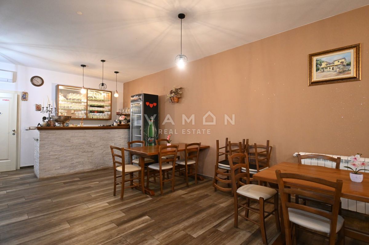 Casa con Ristorante e Camere in Affitto