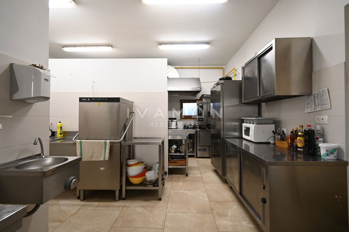 Casa con Ristorante e Camere in Affitto