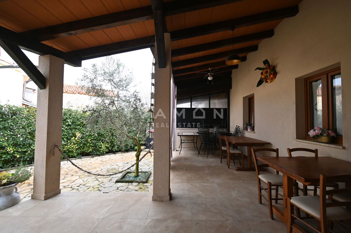 Casa con Ristorante e Camere in Affitto