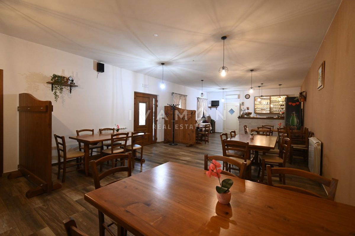 Casa con Ristorante e Camere in Affitto