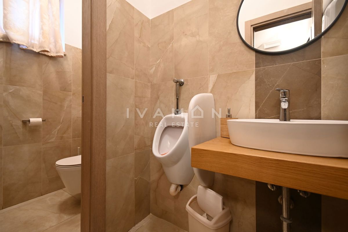 Casa con Ristorante e Camere in Affitto