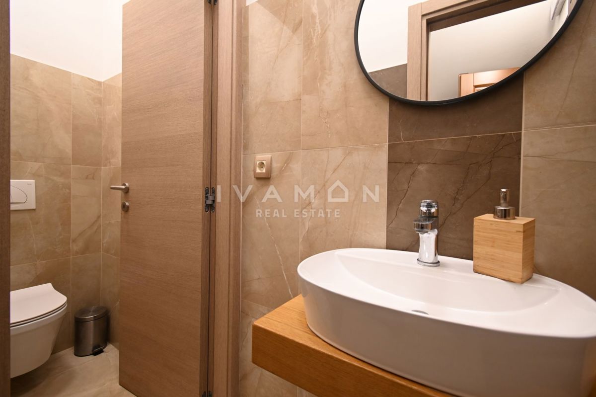 Casa con Ristorante e Camere in Affitto