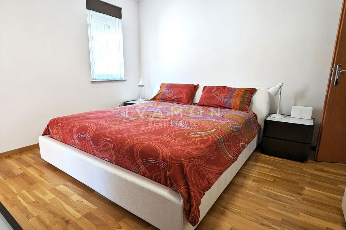 Appartamento con Quattro Camere da Letto a 300 m dalla Spiaggia