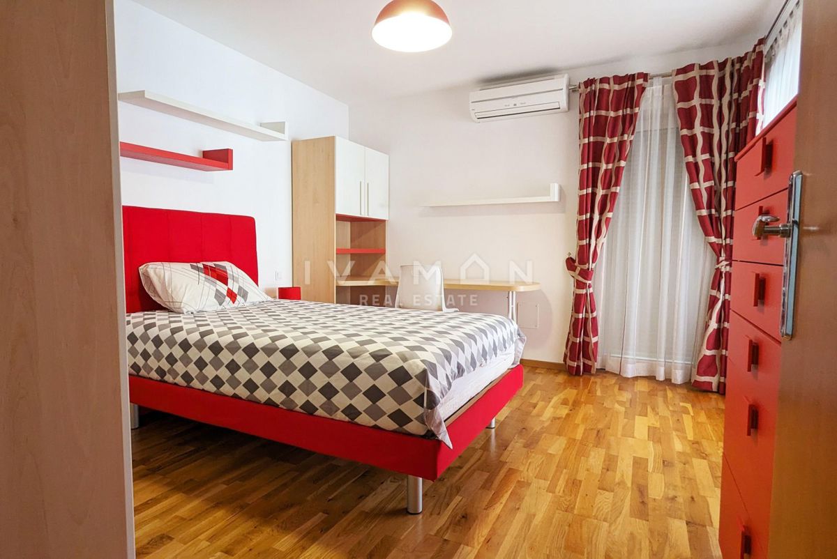 Appartamento con Quattro Camere da Letto a 300 m dalla Spiaggia