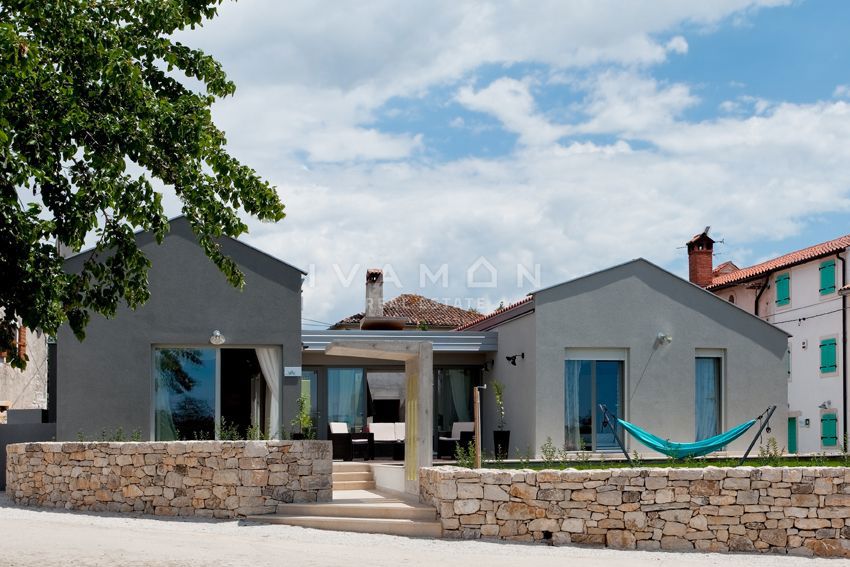 Casa indipendente su un unico livello con piscina e tre camere da letto