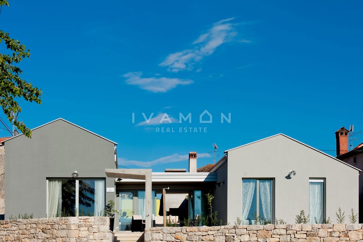 Casa indipendente su un unico livello con piscina e tre camere da letto