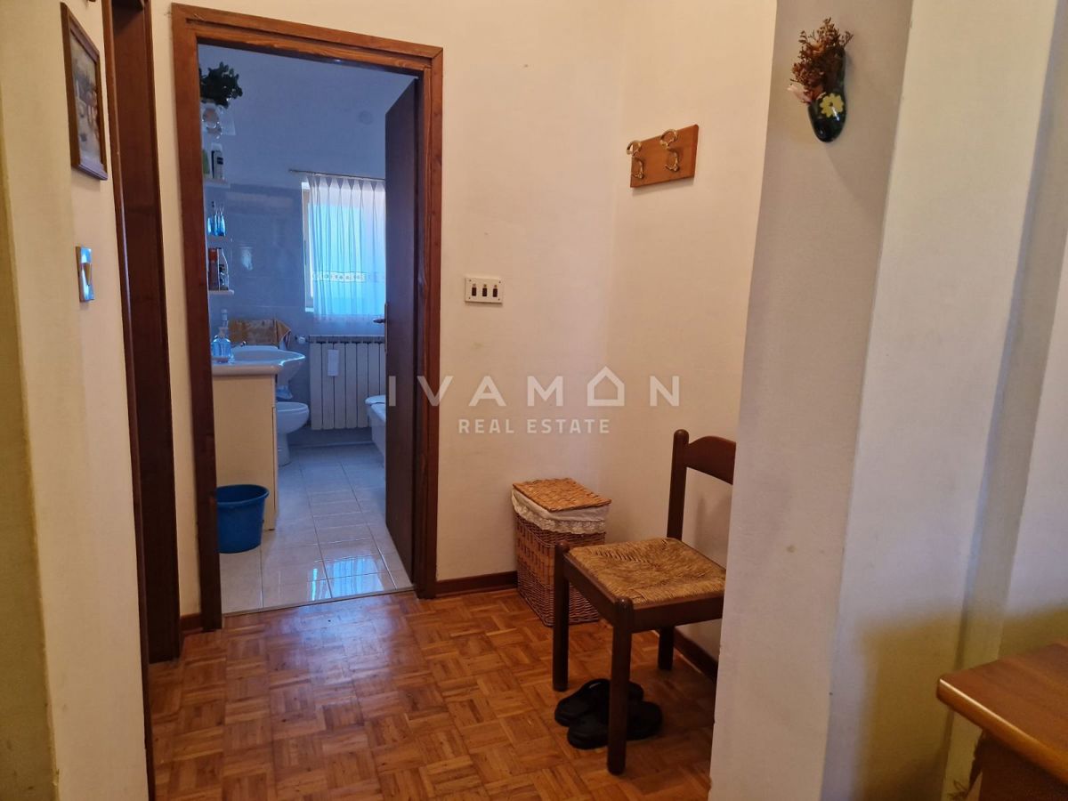Casa a schiera con quattro camere da letto, a 8 km dal mare