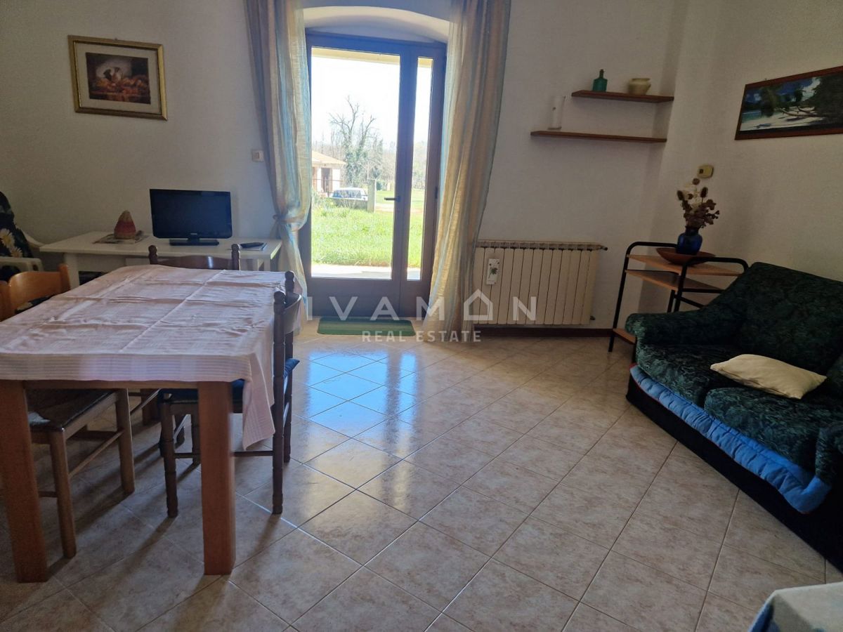 Casa a schiera con quattro camere da letto, a 8 km dal mare