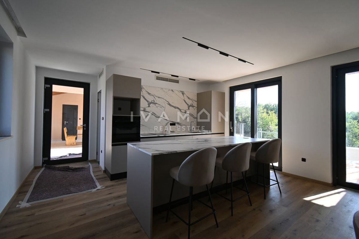 Villa con Piscina e Quattro Camere da Letto