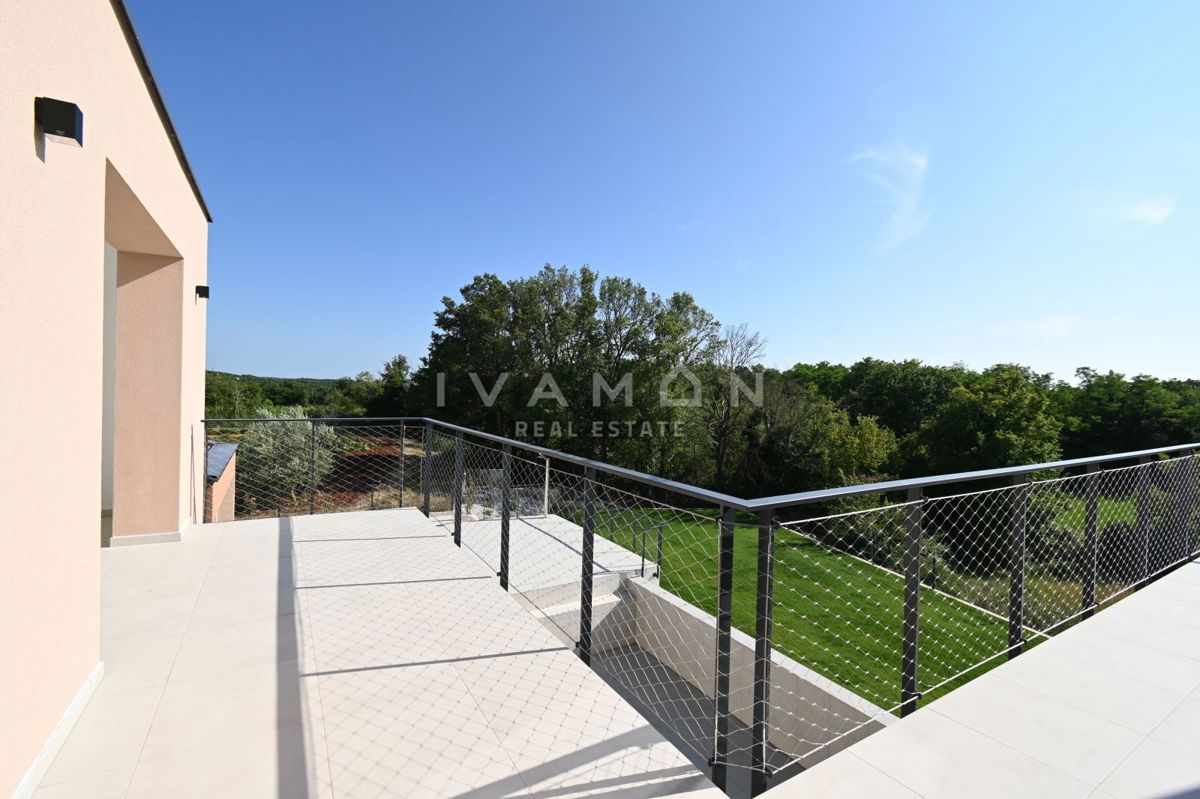 Villa con Piscina e Quattro Camere da Letto