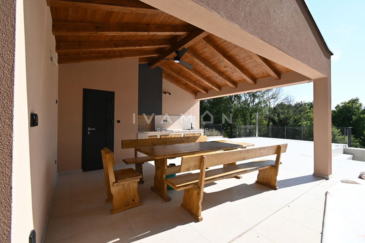 Villa con Piscina e Quattro Camere da Letto