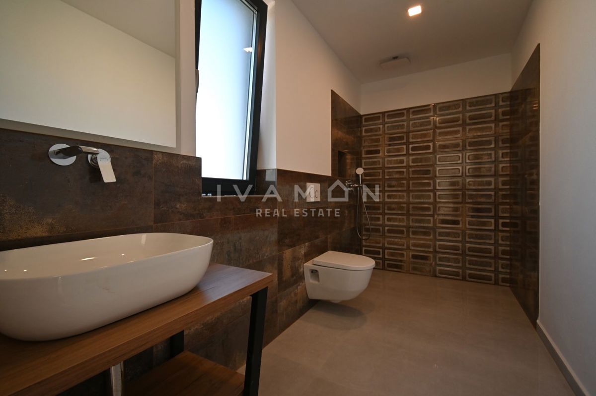 Villa con Piscina e Quattro Camere da Letto