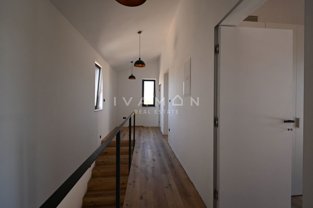 Villa con Piscina e Quattro Camere da Letto