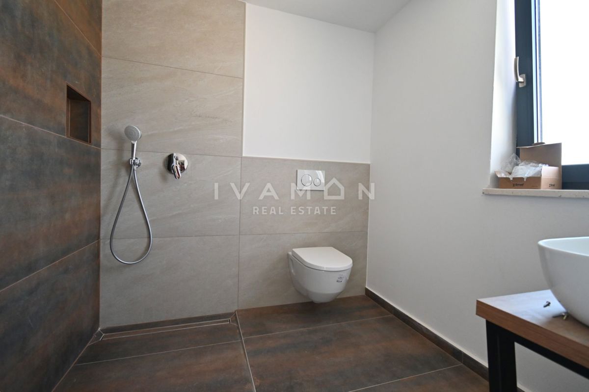 Villa con Piscina e Quattro Camere da Letto