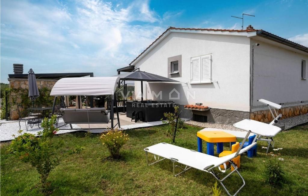 Casa con Piscina tra gli Ulivi