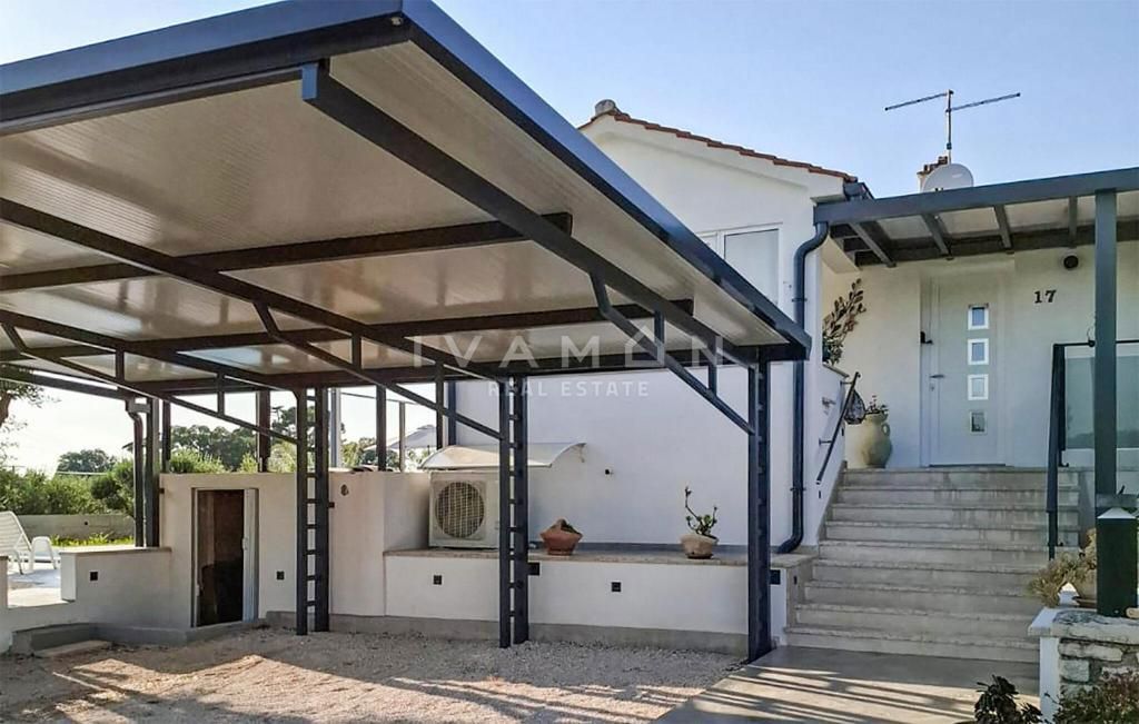 Casa con Piscina tra gli Ulivi