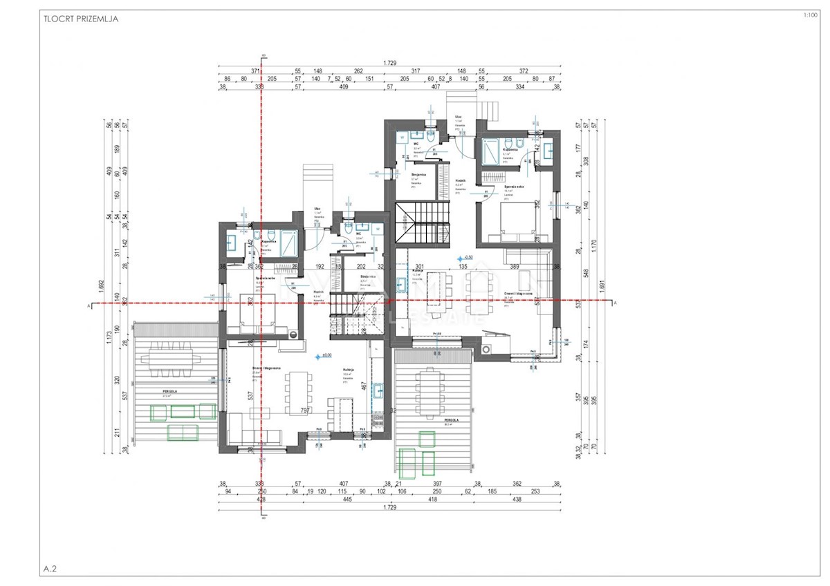 Nuova casa bifamiliare con piscina