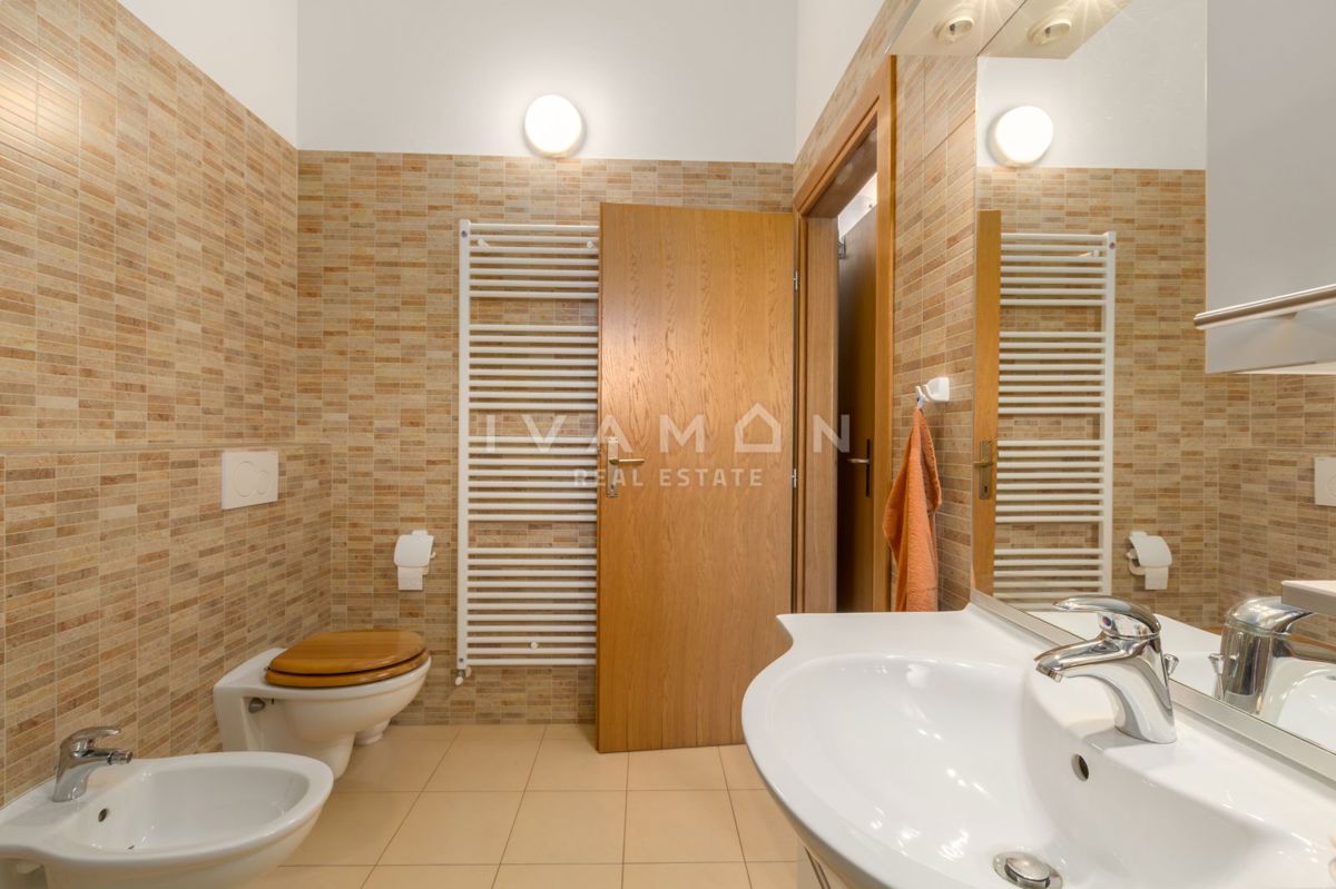 Casa bella e funzionale con piscina e una bellissima vista