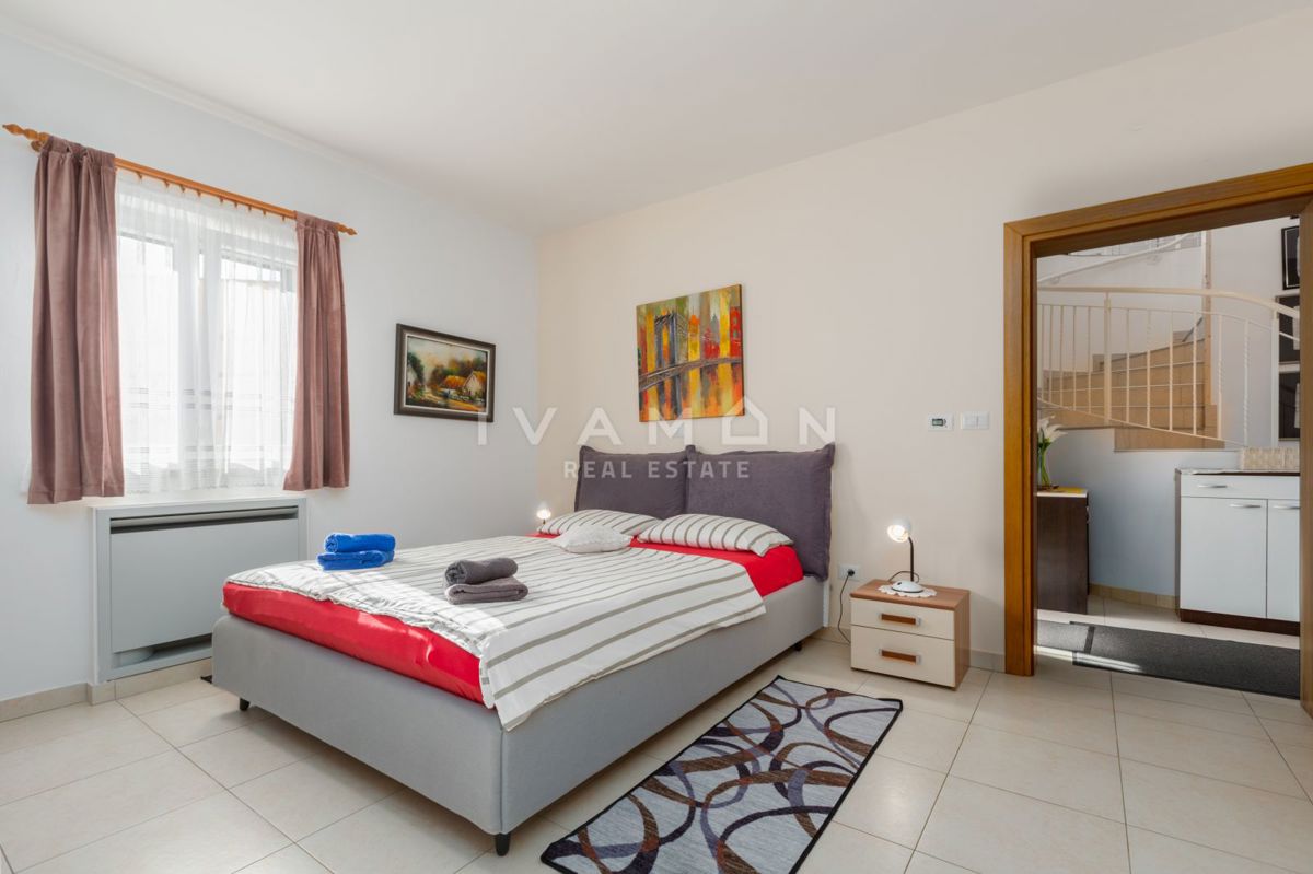 Casa bella e funzionale con piscina e una bellissima vista