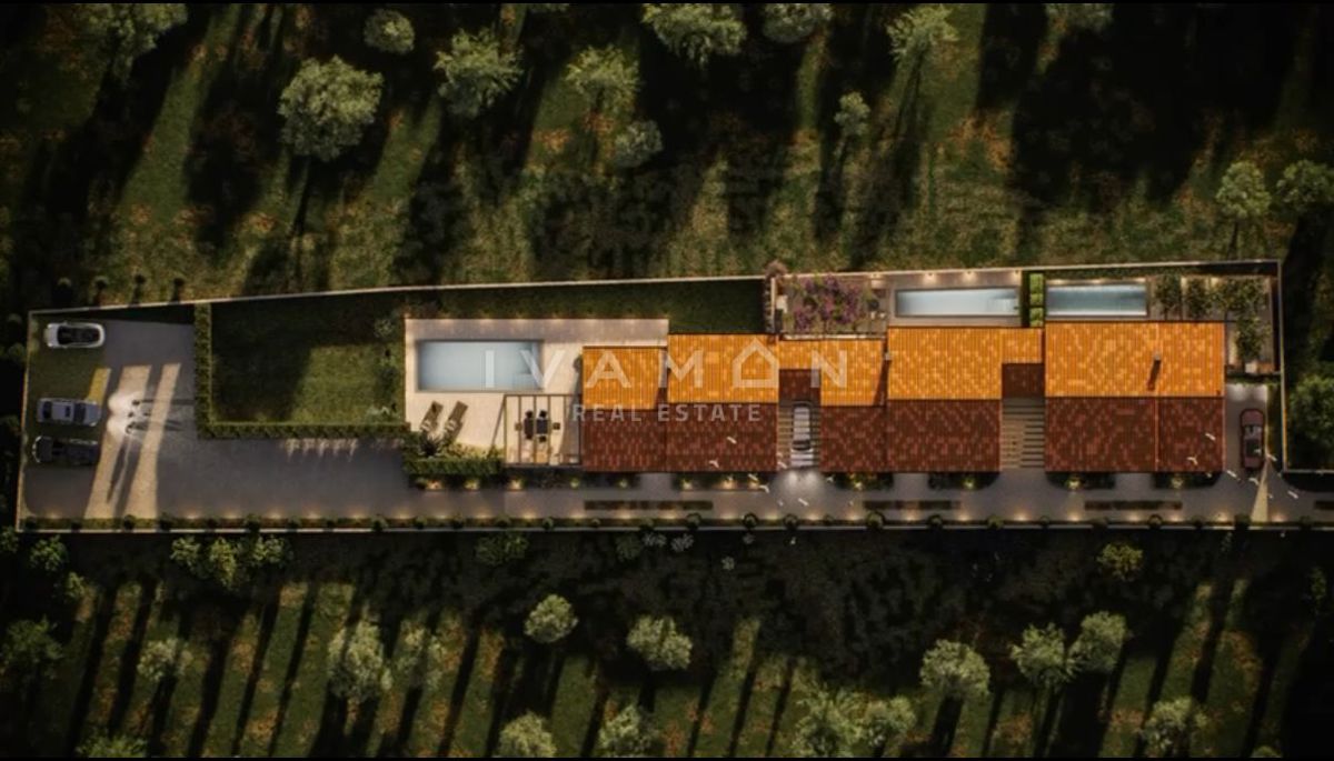 Nuova casa al piano terra con tre camere da letto e piscina