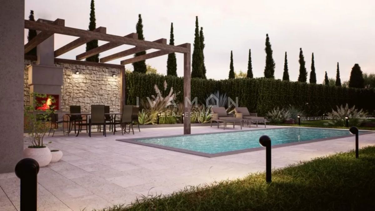Nuova casa al piano terra con tre camere da letto e piscina
